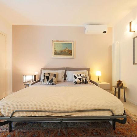 Siena Uptown - Sabrina'S Charming Apartment Exterior foto